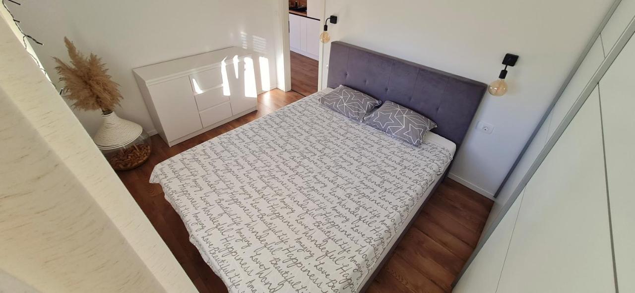 Apartman Noa Jusici Buitenkant foto