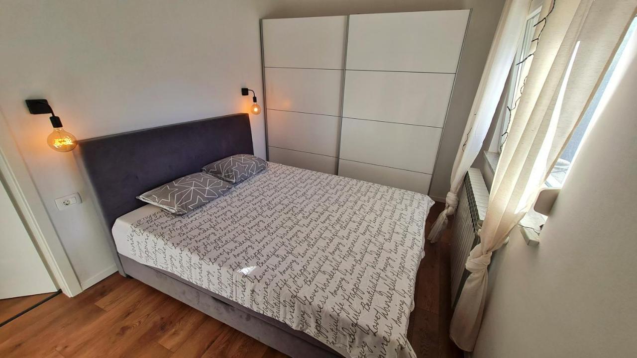 Apartman Noa Jusici Buitenkant foto